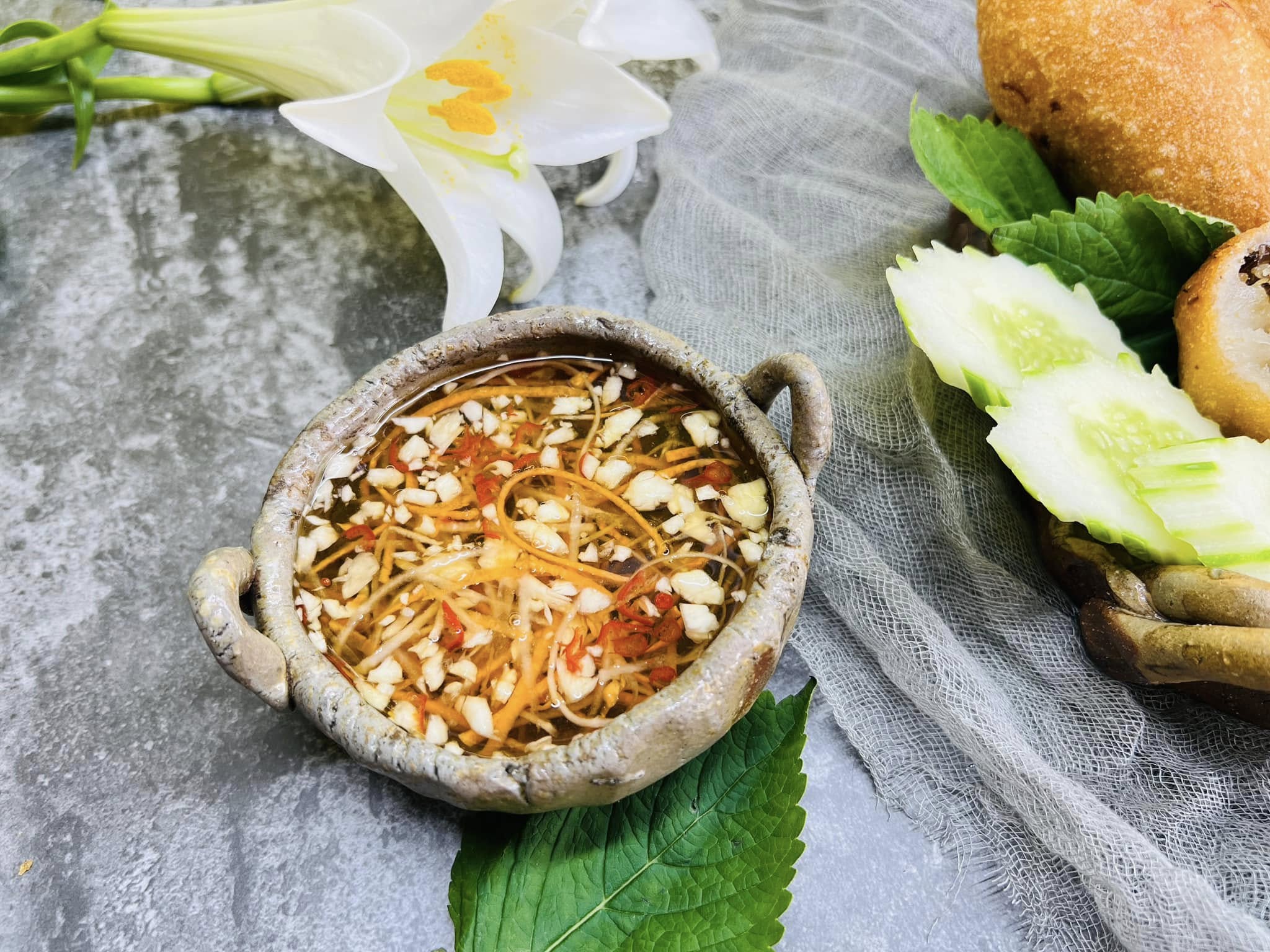Mách bạn cách làm món bánh rán mặn, không bột nở mà vỏ vẫn giòn, bên trong mềm dẻo - Ảnh 10.