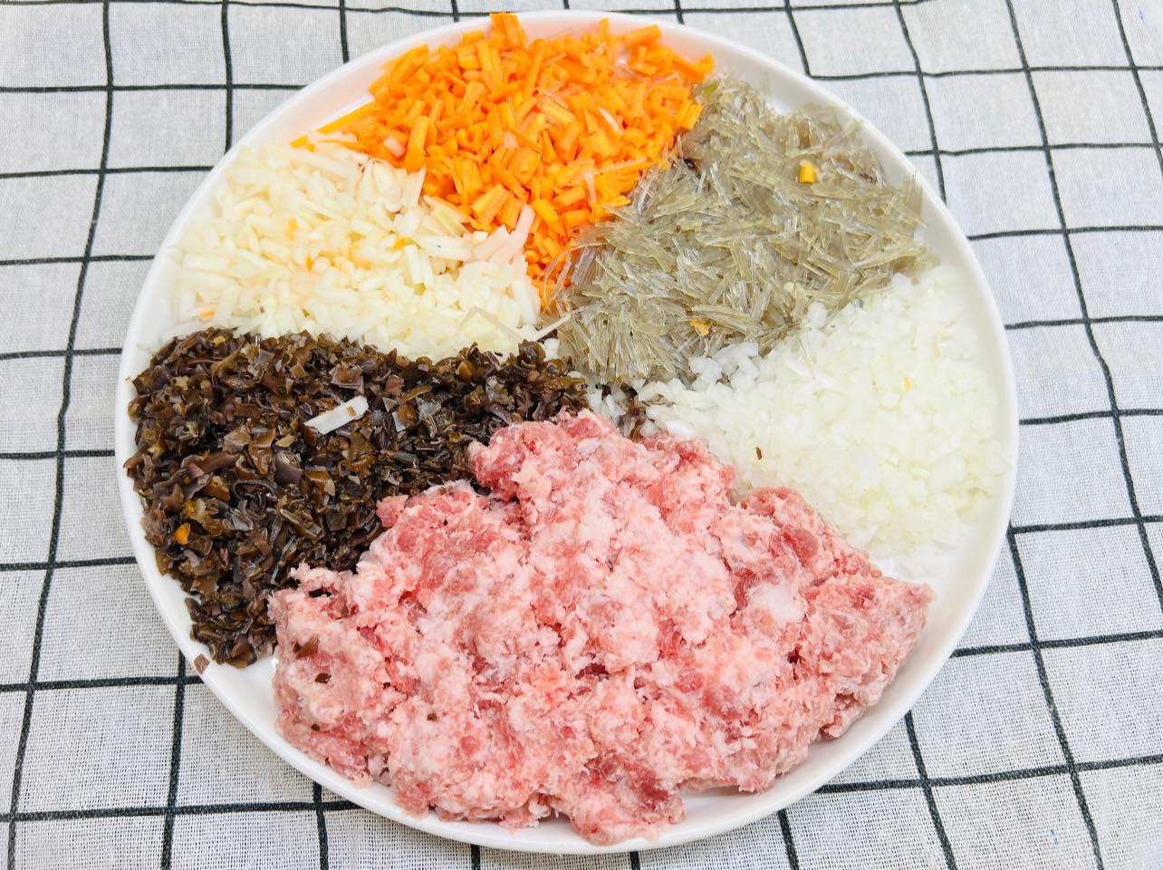 Mách bạn cách làm món bánh rán mặn, không bột nở mà vỏ vẫn giòn, bên trong mềm dẻo - Ảnh 3.