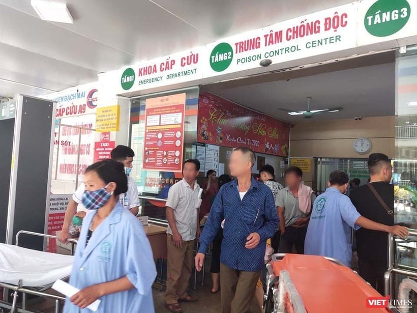 Vụ 2 người tử vong sau khi ăn tại một trung tâm hội nghị ở Hà Nội: Xét nghiệm máu thấy methanol- Ảnh 1.