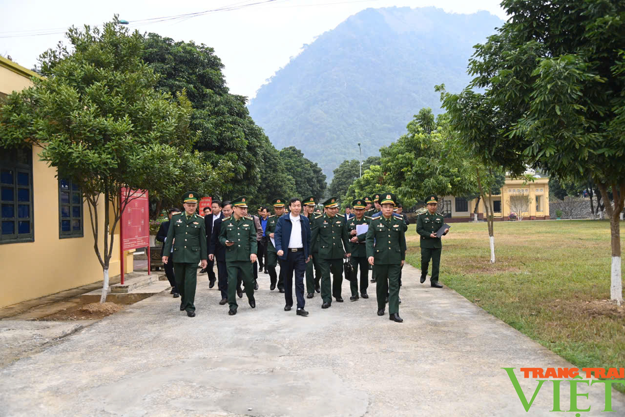 Chủ tịch UBND tỉnh Lai Châu Lê Văn Lương kiểm tra công tác chuẩn bị chương trình "Xuân biên phòng ấm lòng dân bản" - Ảnh 4.