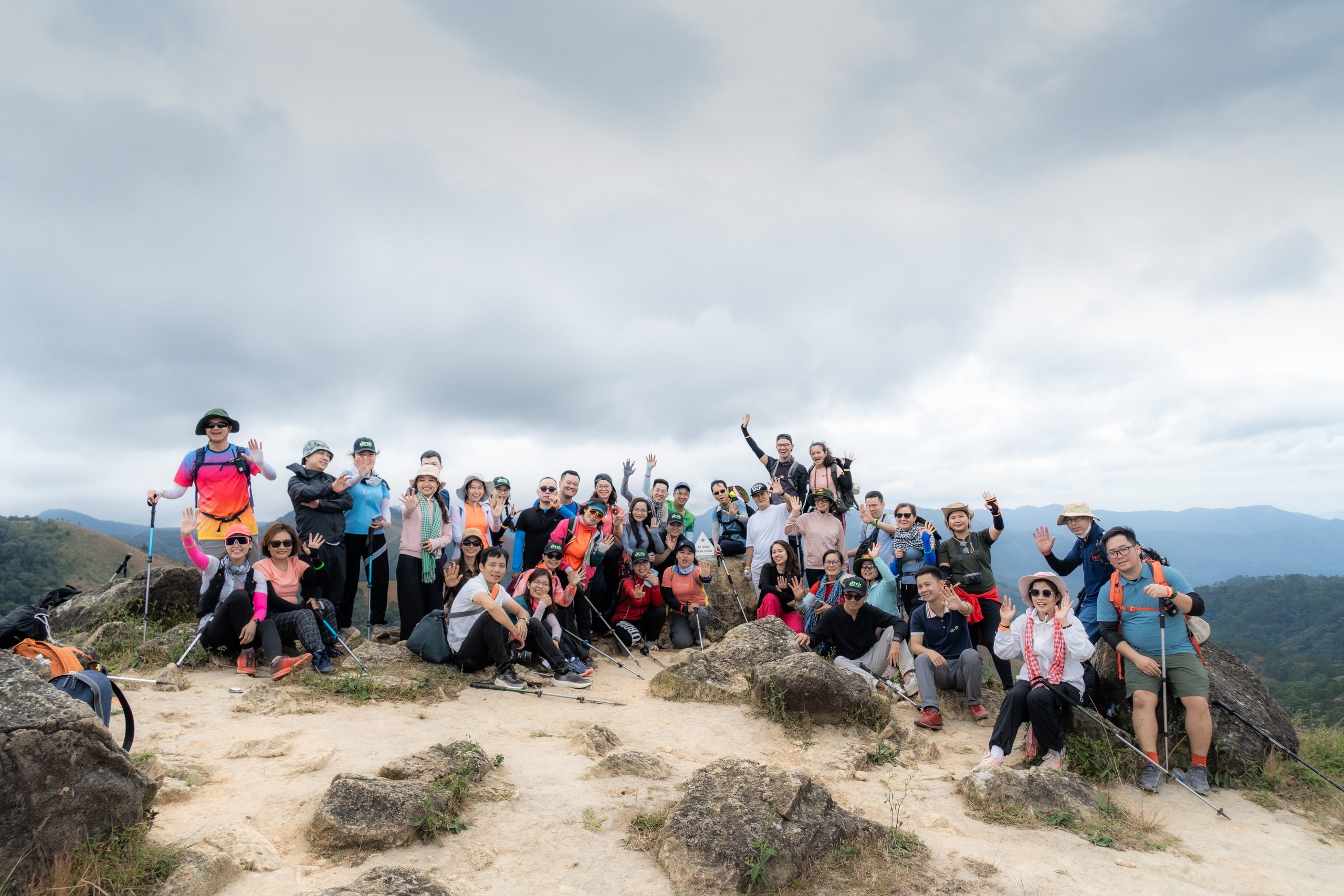 2 ngày 1 đêm trên cung đường trekking đẹp nhất Việt Nam dịp cuối năm - Ảnh 4.