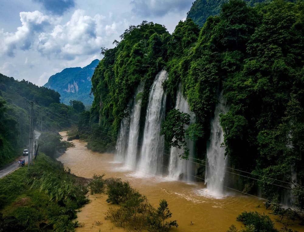 Thác nước có tên gọi "kỳ lạ", được ví như nàng tiên xinh đẹp ẩn mình giữa chốn rừng xanh Thái Nguyên - Ảnh 1.