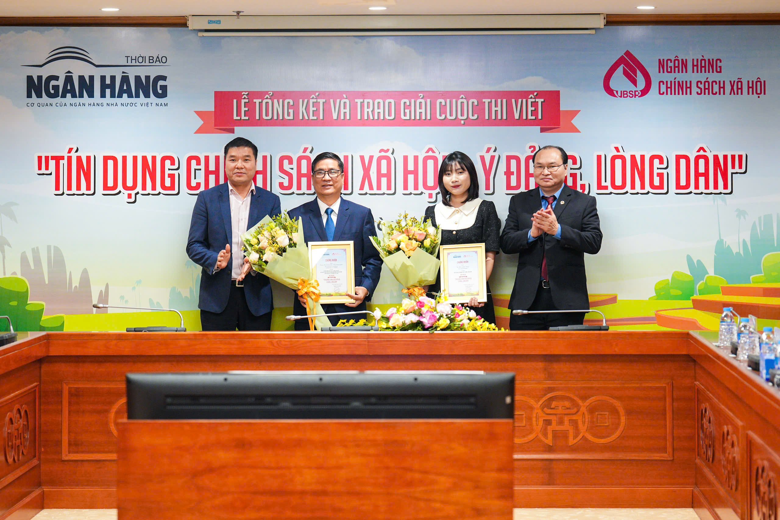 17 tác phẩm xuất sắc nhất được trao giải Cuộc thi viết “Tín dụng Chính sách xã hội - Ý Đảng, lòng Dân” - Ảnh 6.