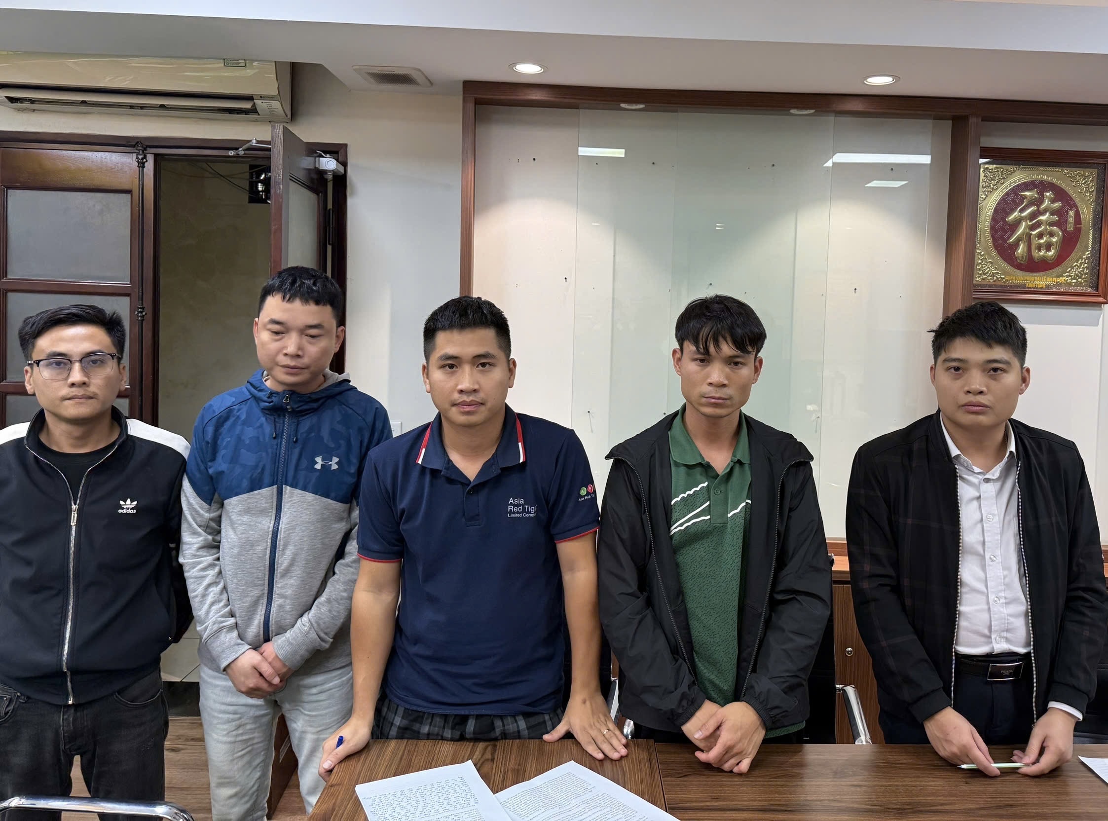Chiêu trò của nhóm người phá đấu giá khi đưa ra mức 30 tỷ đồng/m2- Ảnh 1.