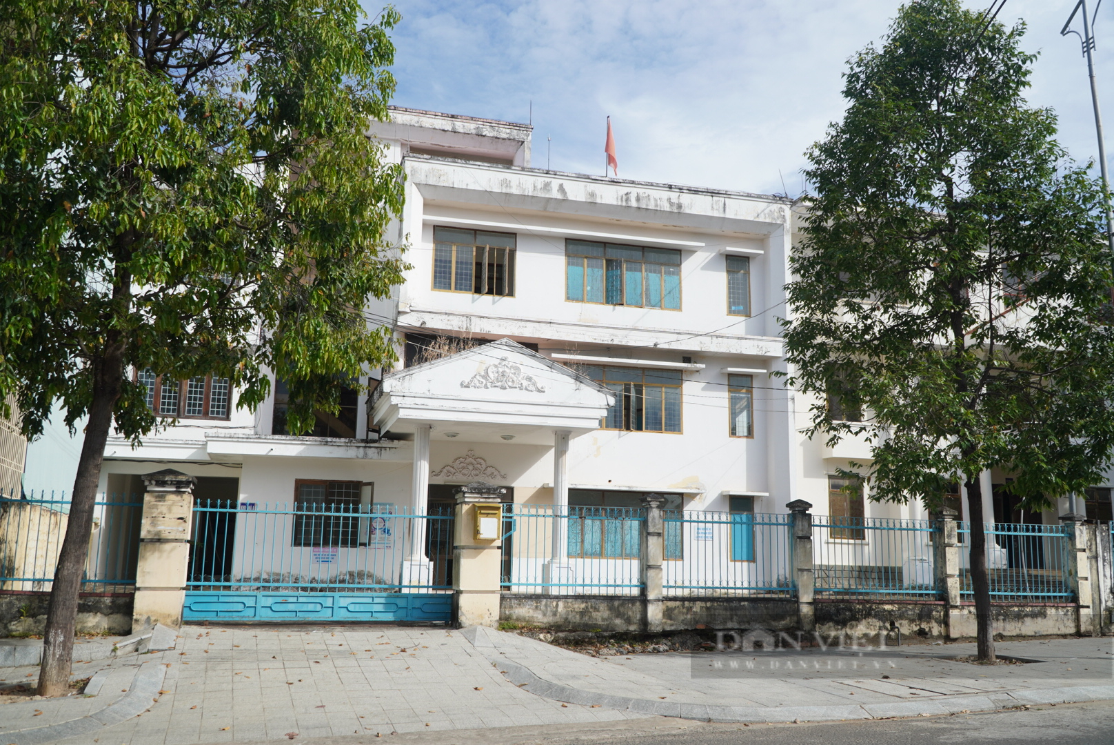 Cận cảnh hàng loạt công sở bỏ hoang, lãng phí trên "đất vàng" ở Kon Tum- Ảnh 2.