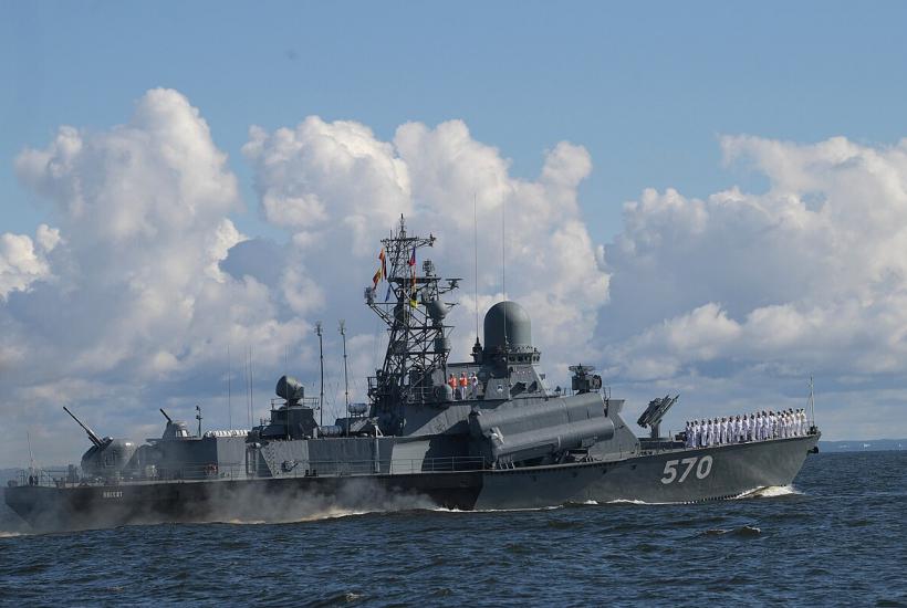 Tàu Nga tấn công trực thăng Đức trên biển Baltic - Ảnh 1.