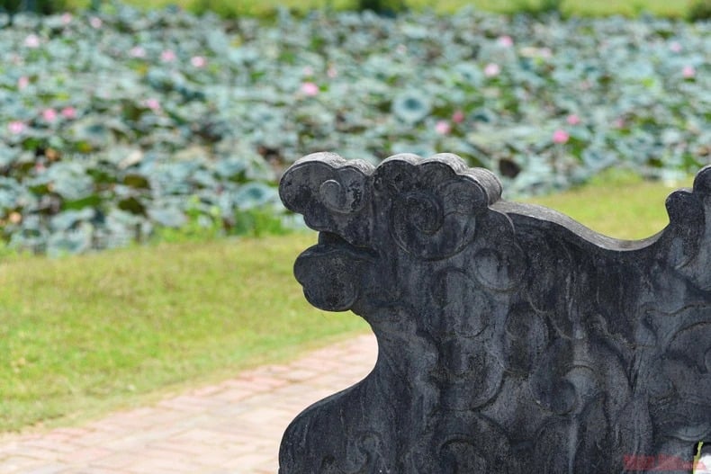 Đây là lăng tẩm xa kinh thành Huế nhất, nơi an nghỉ của ông vua sáng lập nhà Nguyễn, triều đại quân chủ cuối cùng - Ảnh 17.