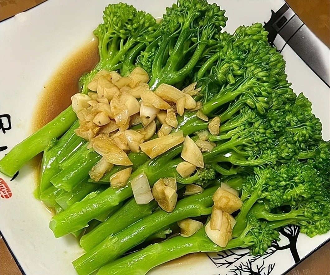 Loại rau vừa đắng vừa ngọt, ăn vào mùa đông giúp ẩm phổi, dưỡng da, sáng mắt, xào tỏi cực thơm - Ảnh 9.