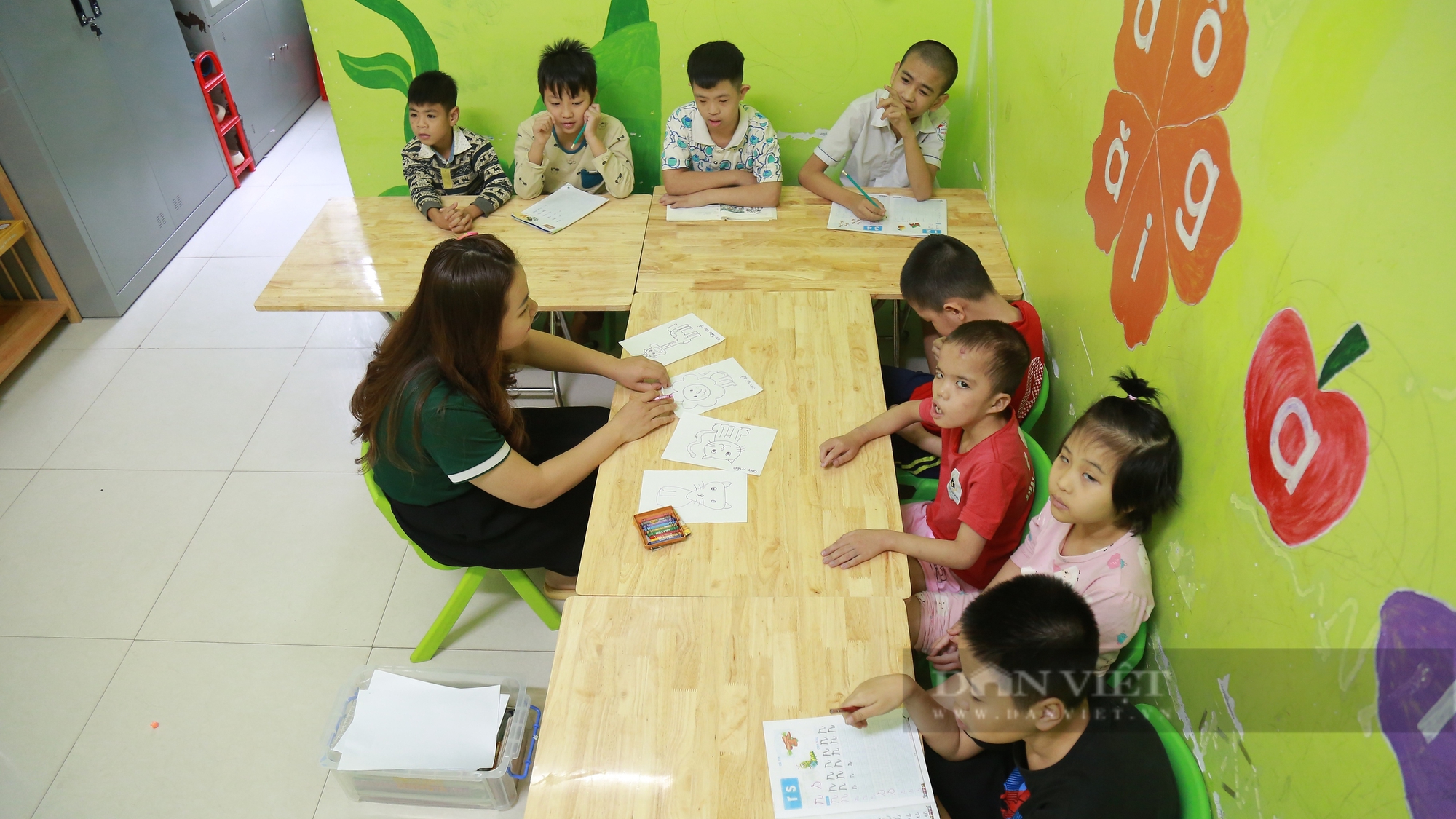 Trao cơ hội bình đẳng cho trẻ em khuyết tật: Hành trình vươn lên từ nghị lực - Ảnh 2.