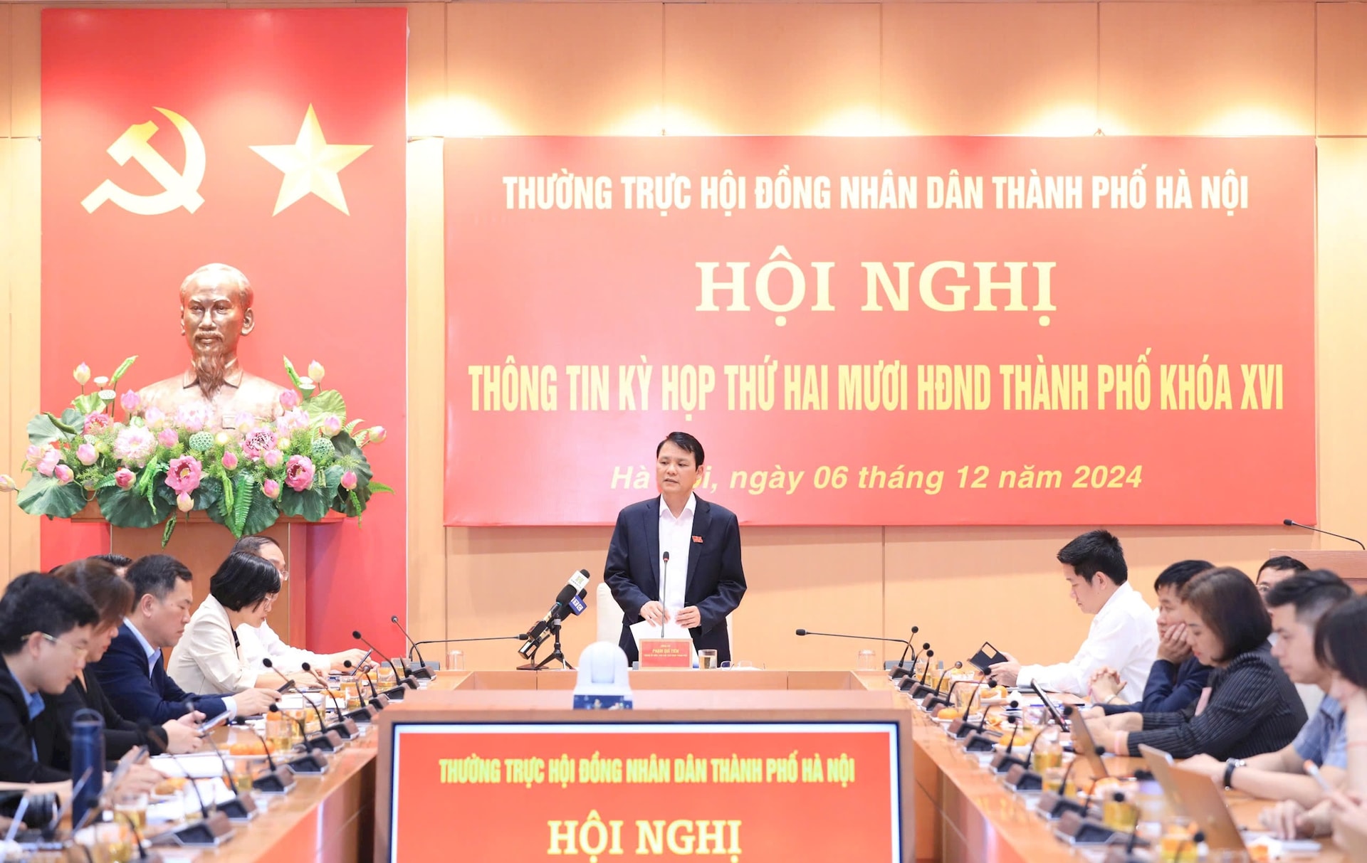 Kỳ họp cuối năm 2024, Hà Nội xem xét 57 nội dung, chất vấn về ô nhiễm môi trường, ùn tắc giao thông- Ảnh 1.