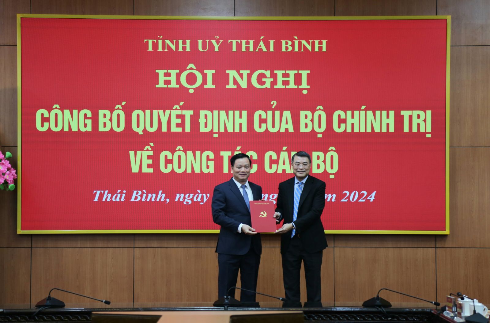 Bộ Chính trị chuẩn y chức danh Bí thư Tỉnh uỷ Thái Bình với ông Nguyễn Khắc Thận- Ảnh 1.