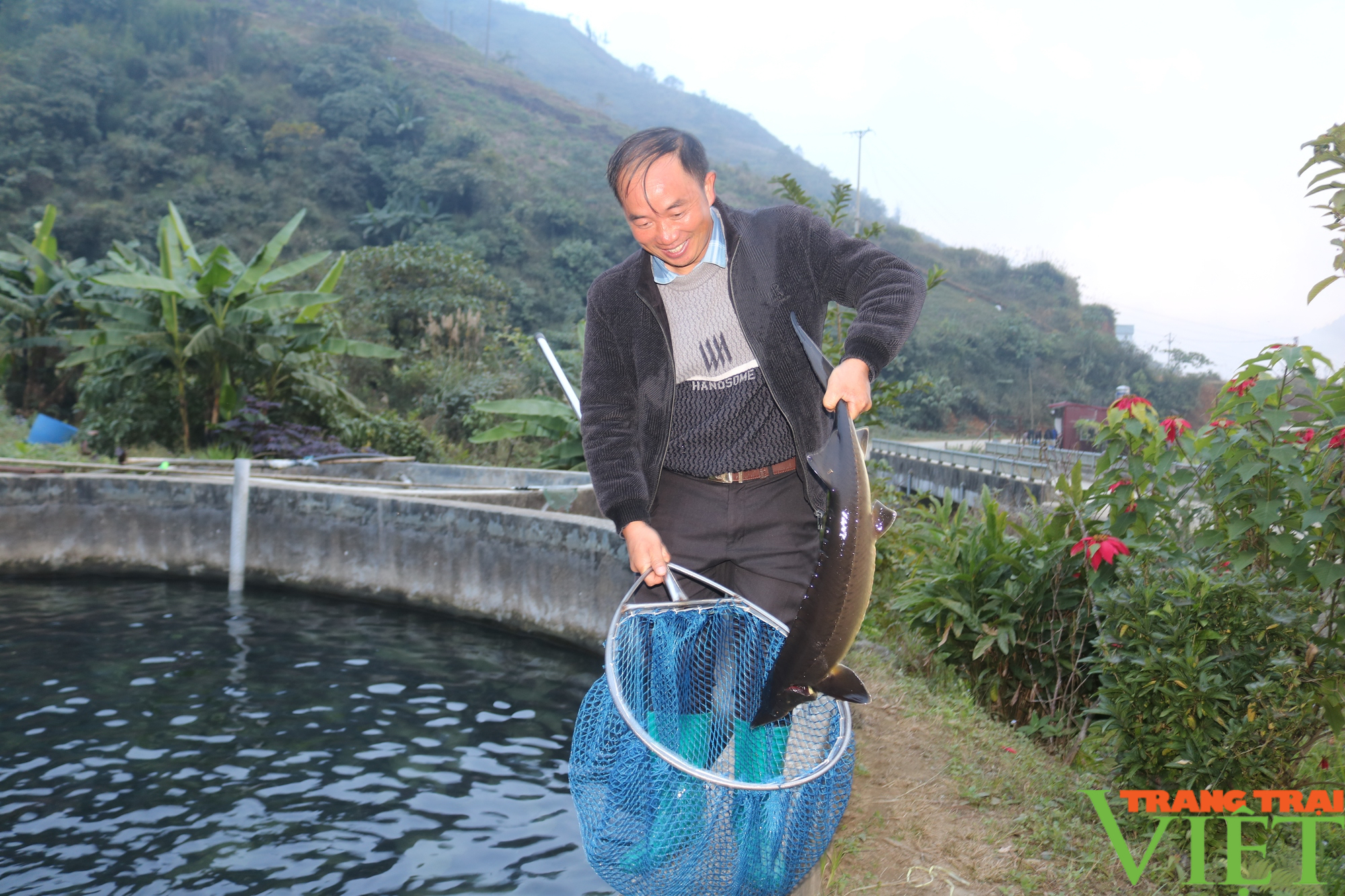 Gương người có uy tín vùng đồng bào dân tộc thiểu số ở Sa Pa - Ảnh 2.