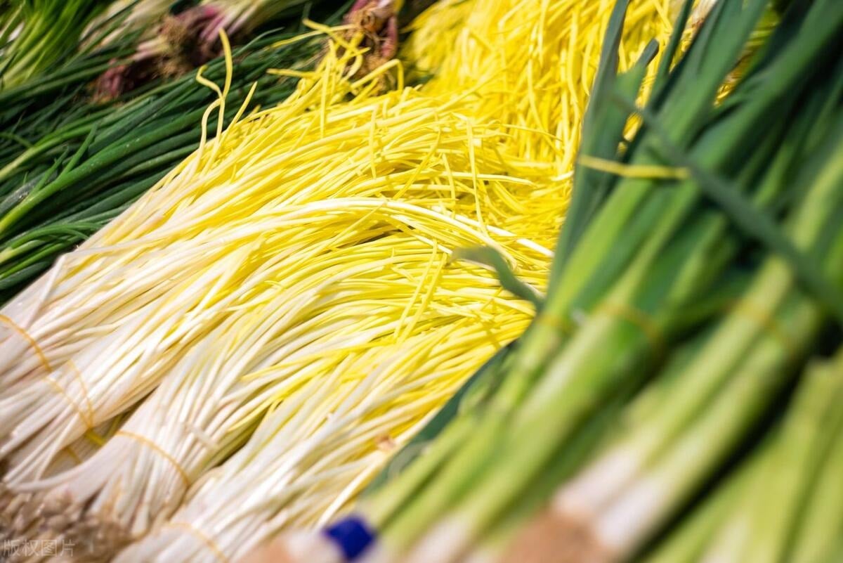 Ăn 1 lạng loại rau này hơn ăn 20 cân kỷ tử, bổ thận tráng dương, nam giới thích mê, xào cực thơm - Ảnh 2.