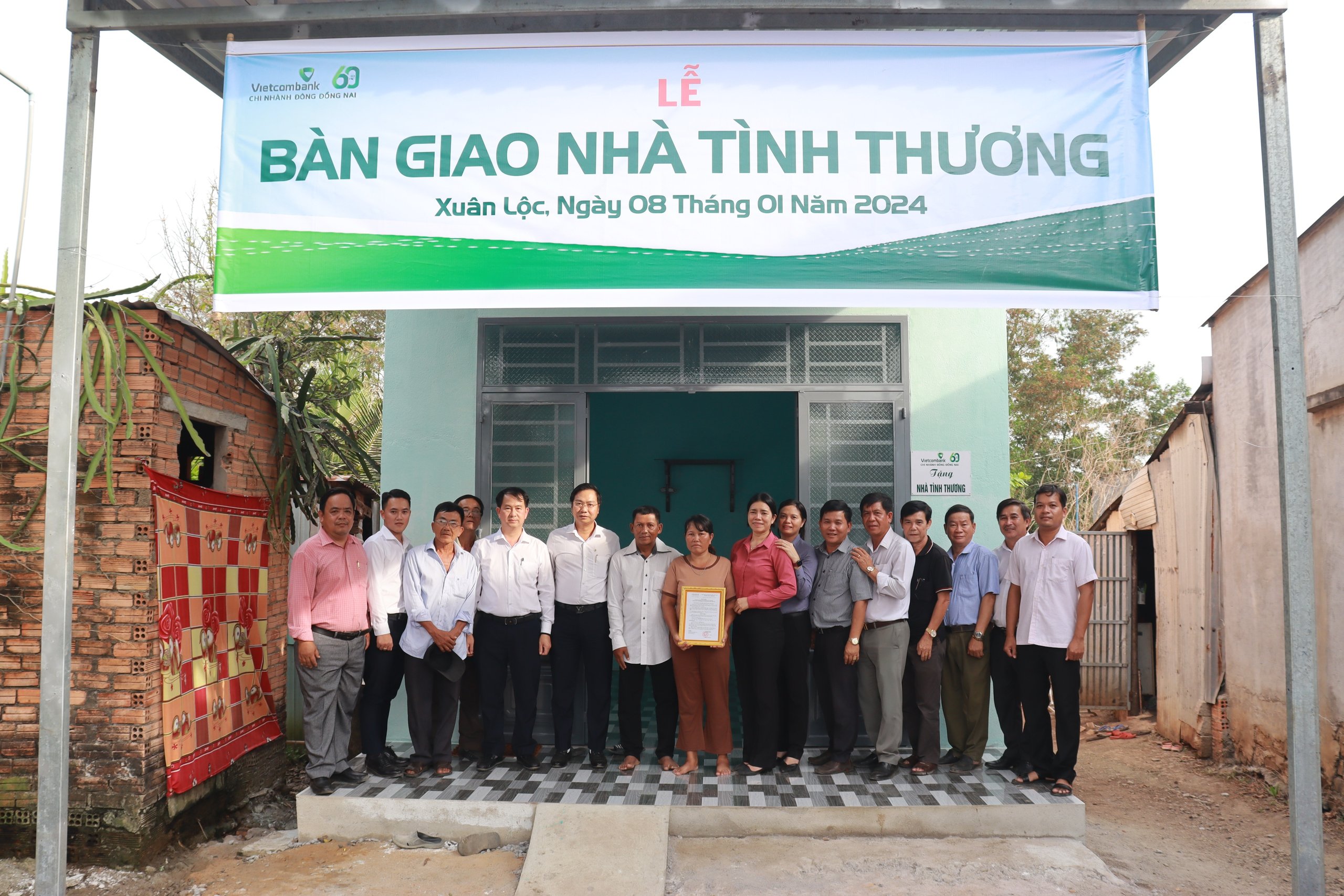 Vietcombank khánh thành nhiều ngôi nhà tặng người nghèo an cư đón Tết- Ảnh 3.