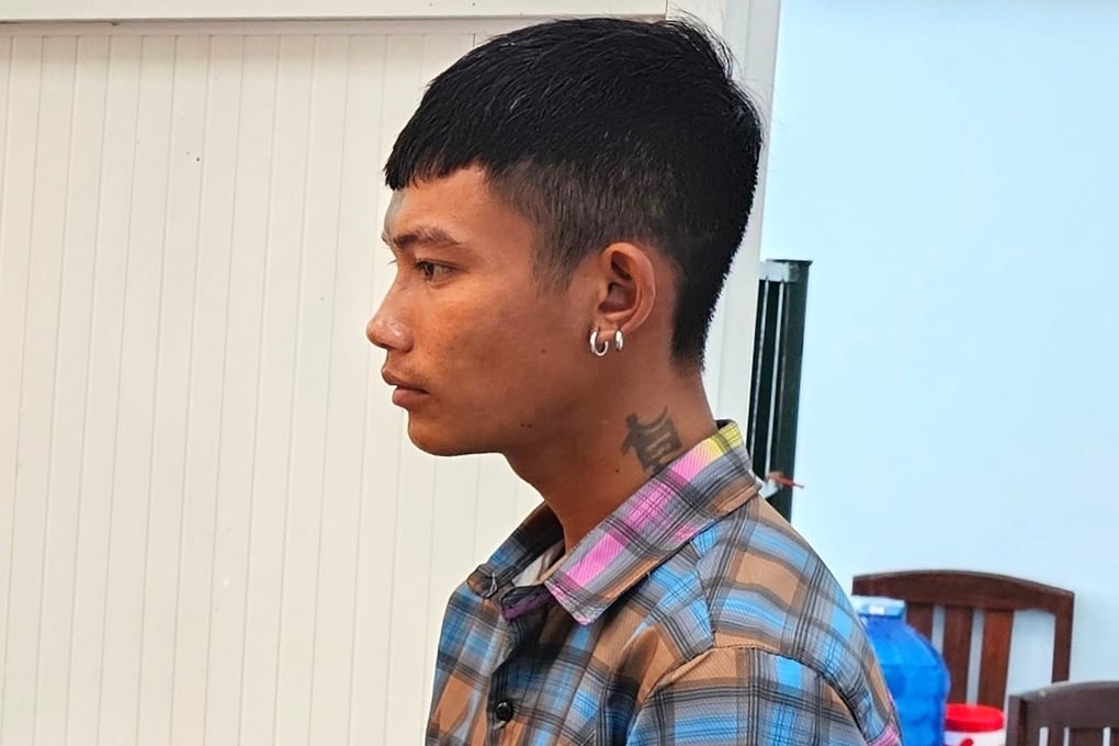 Chở bạn gái nhí về nhà rồi quan hệ tình dục- Ảnh 1.