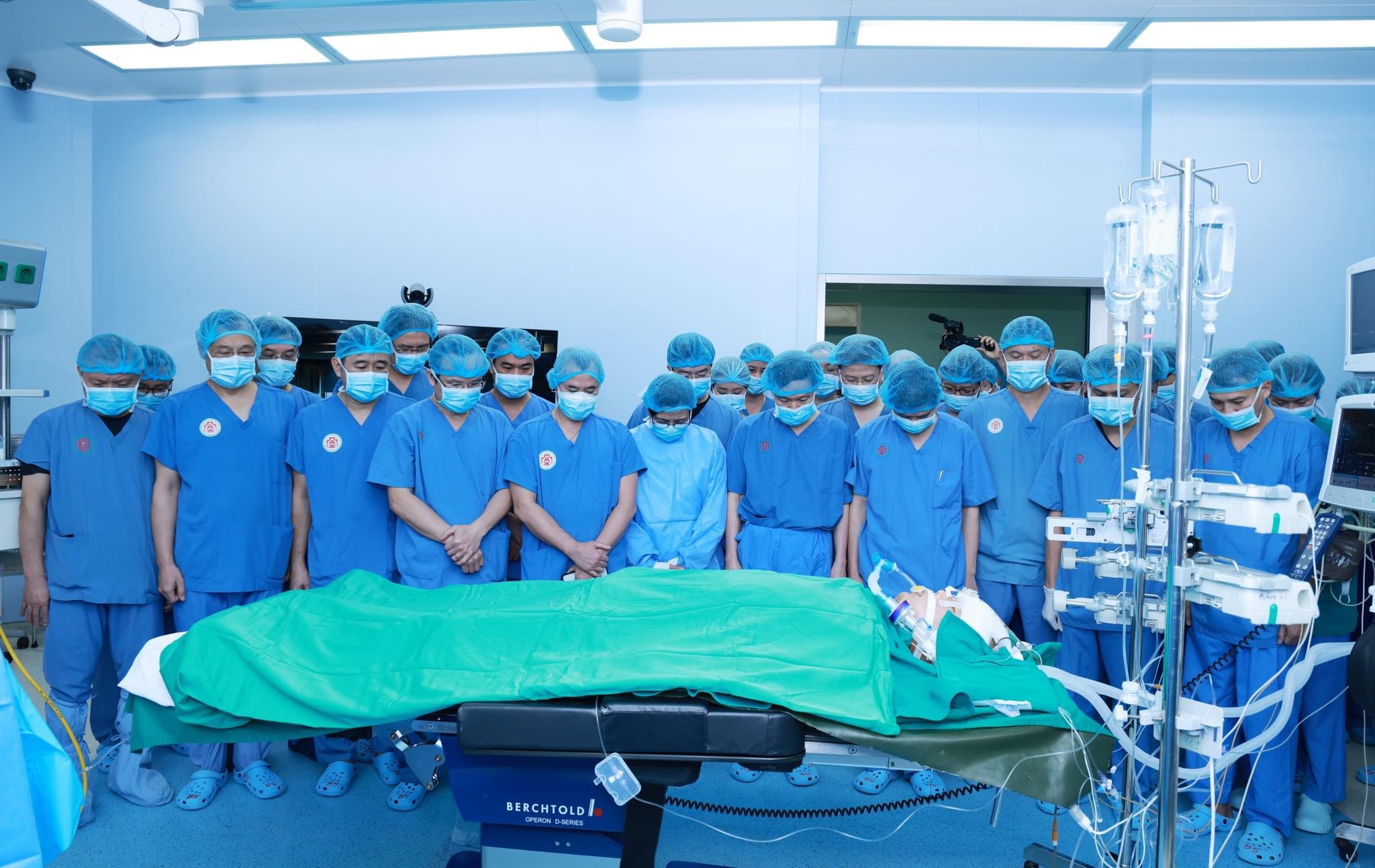 Ông bố quyết định hiến tạng con trai yêu quý: "Con tôi vẫn mãi hiện hữu trong cuộc đời này"- Ảnh 1.