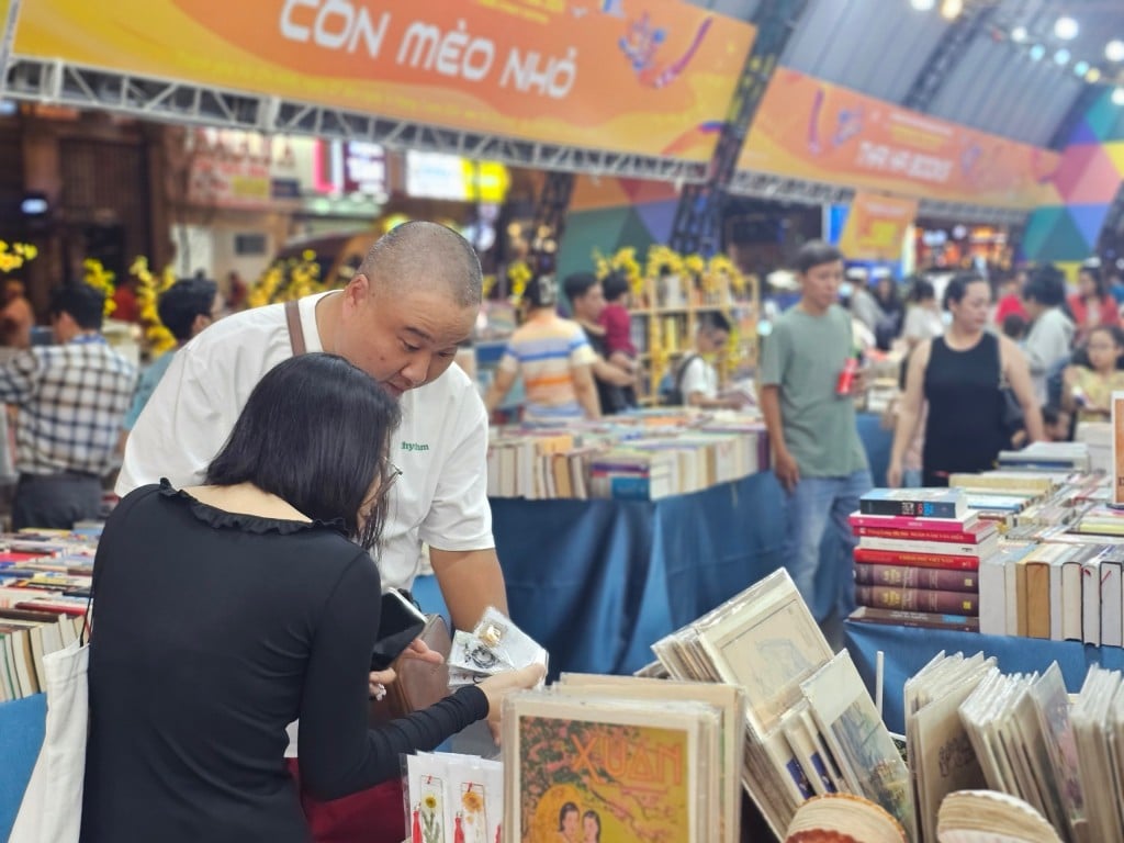 Rộn ràng không khí Tết tại Đường sách, lễ hội đường sách TP.HCM- Ảnh 7.