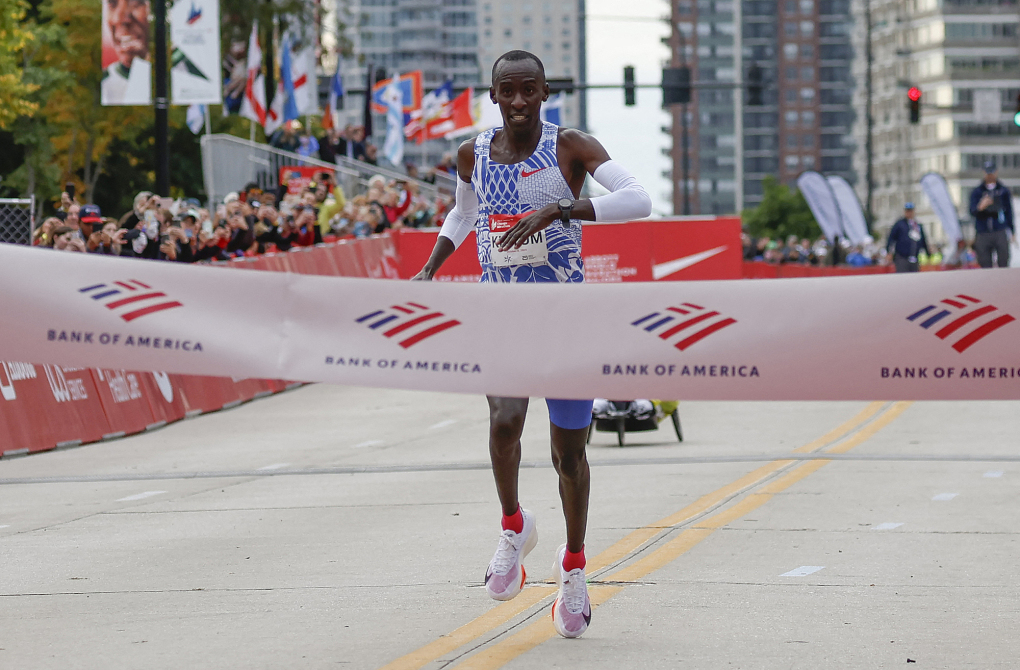 Kỷ lục gia marathon Kelvin Kiptum qua đời ở tuổi 24- Ảnh 1.