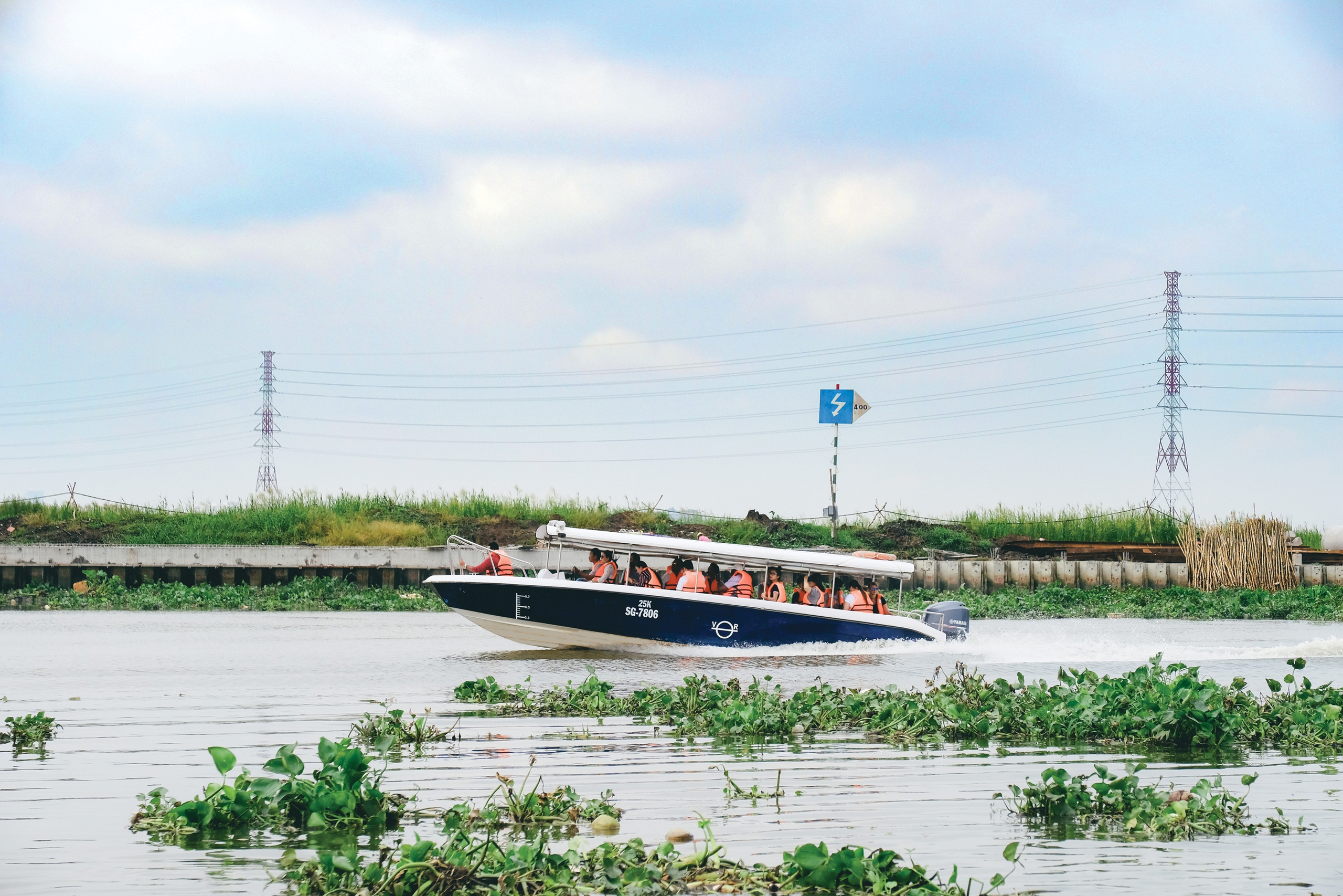 "Hoa hậu" phía sau đội tàu- Ảnh 2.