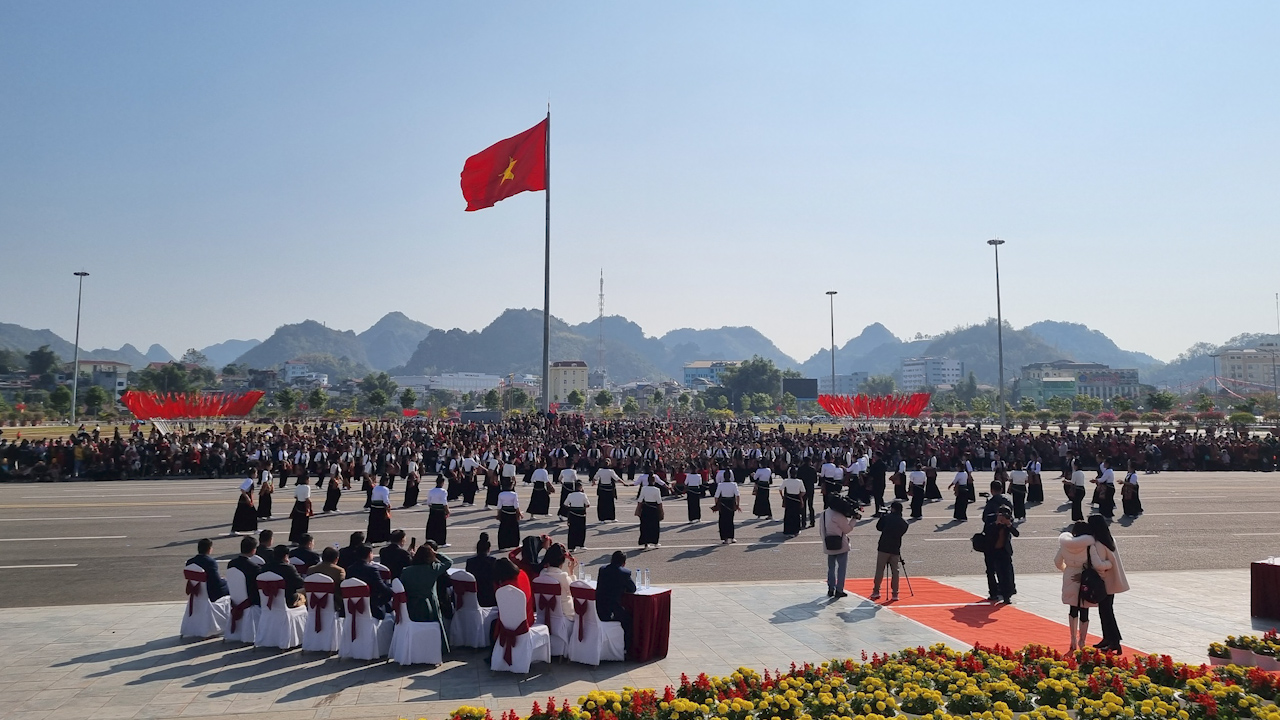 Sơn La: Hơn 1000 nghệ nhân, diễn viên biểu diễn chương trình Hội xuân dâng Bác- Ảnh 7.