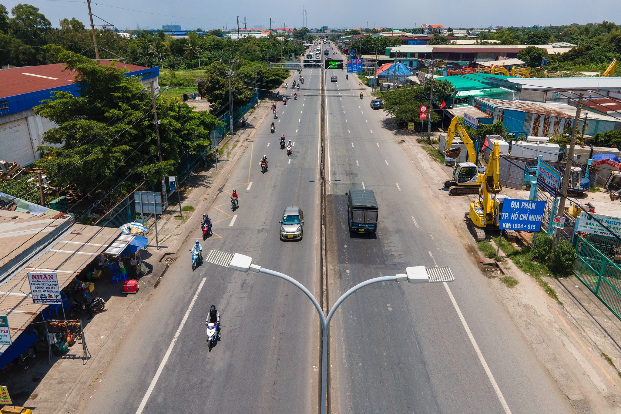 Sợ kẹt xe, nhiều người miền Tây đã lục tục về TP.HCM từ mùng 4 Tết- Ảnh 1.