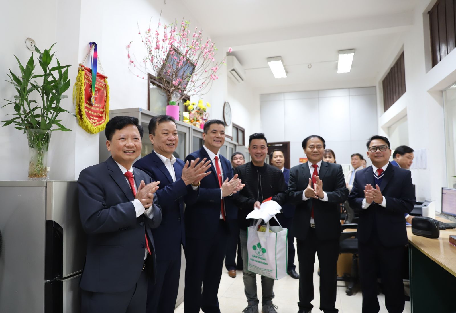 Supe Lâm Thao mở hàng đầu năm, xuất bán hơn 1.000 tấn phân bón đi khắp cả nước- Ảnh 2.