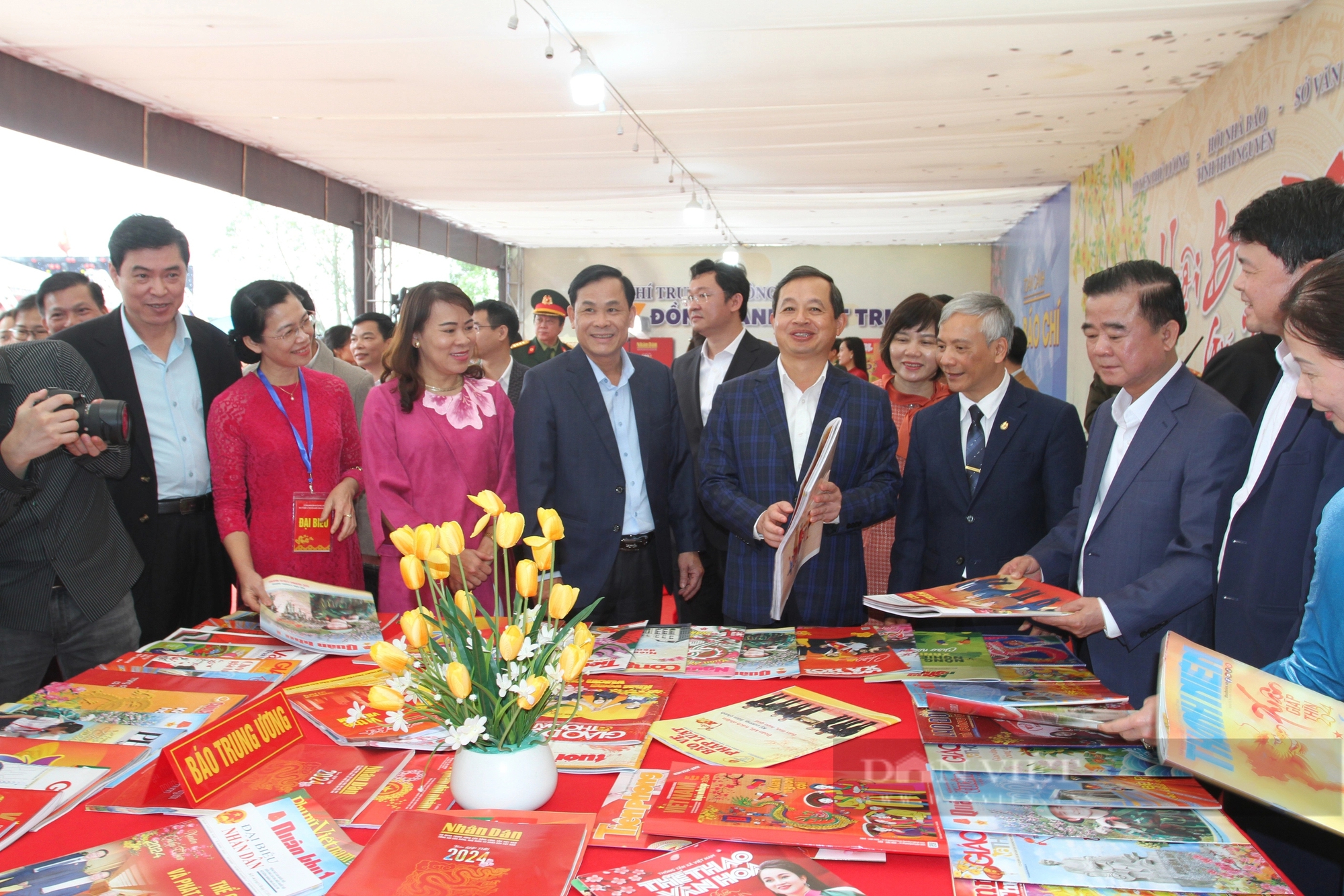 Thái Nguyên: Khai hội Đền Đuổm kết hợp Hội báo Xuân Giáp Thìn 2024- Ảnh 5.