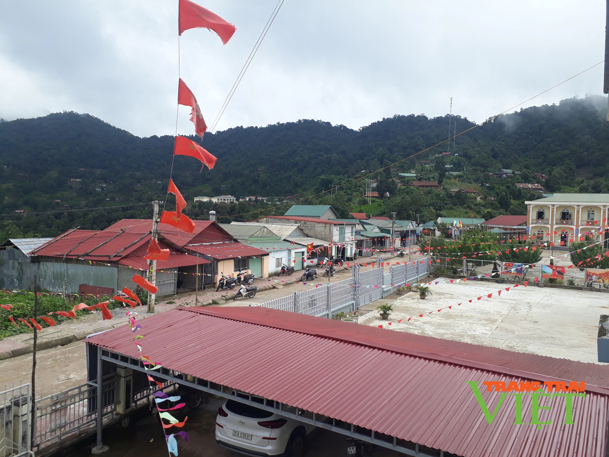 Lai Châu thực hiện tốt chính sách dân tộc- Ảnh 1. Lai Châu thực hiện tốt chính sách dân tộc- Ảnh 1.