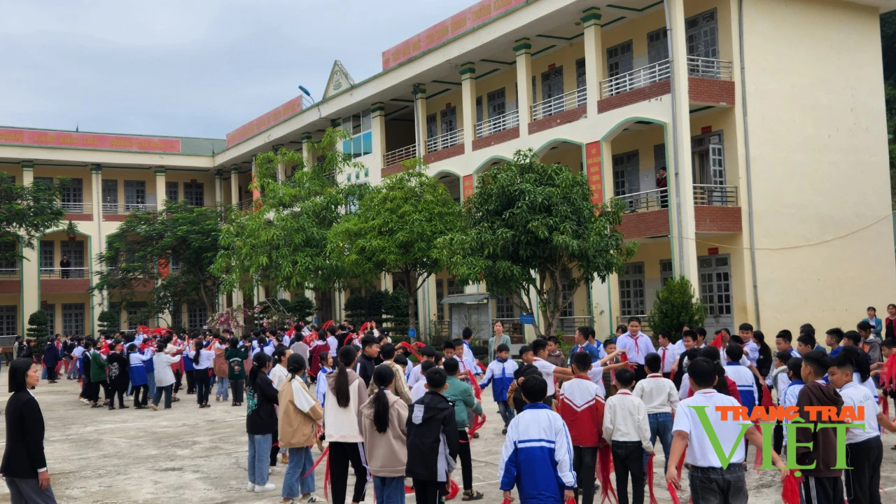 Lai Châu thực hiện tốt chính sách dân tộc- Ảnh 4. Lai Châu thực hiện tốt chính sách dân tộc- Ảnh 4.