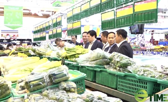 Chủ tịch tỉnh Quảng Ngãi yêu cầu các sở, ngành “bắt nhịp” công việc ngay từ đầu năm- Ảnh 3. Chủ tịch tỉnh Quảng Ngãi yêu cầu các sở, ngành “bắt nhịp” công việc ngay từ đầu năm- Ảnh 3.