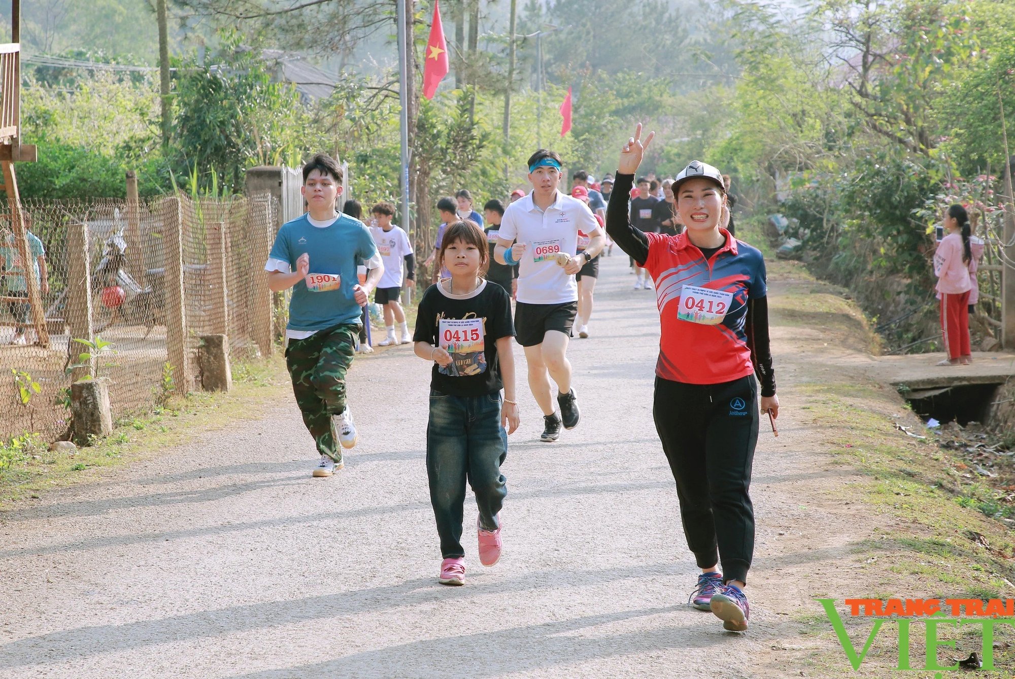 Trên 3.000 VĐV tham ra chạy Olympic vì sức khỏe toàn dân năm 2024- Ảnh 10.