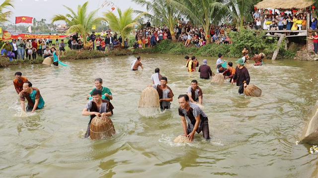 Du lịch Quảng Ngãi “thắng” trong dịp Tết “khó” - Ảnh 2. Du lịch Quảng Ngãi “thắng” trong dịp Tết “khó” - Ảnh 2.