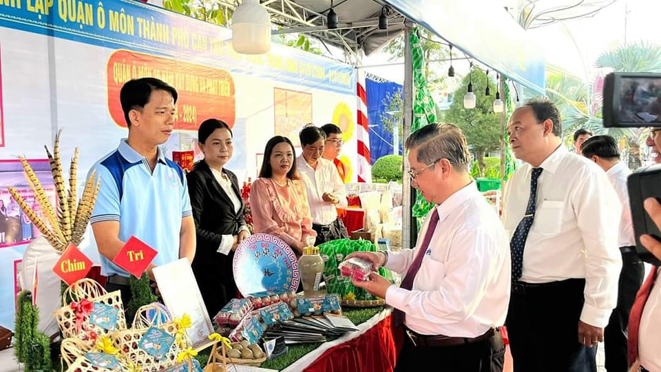 Cho chim trĩ nghe nhạc để... gia tăng sản lượng trứng!- Ảnh 10.