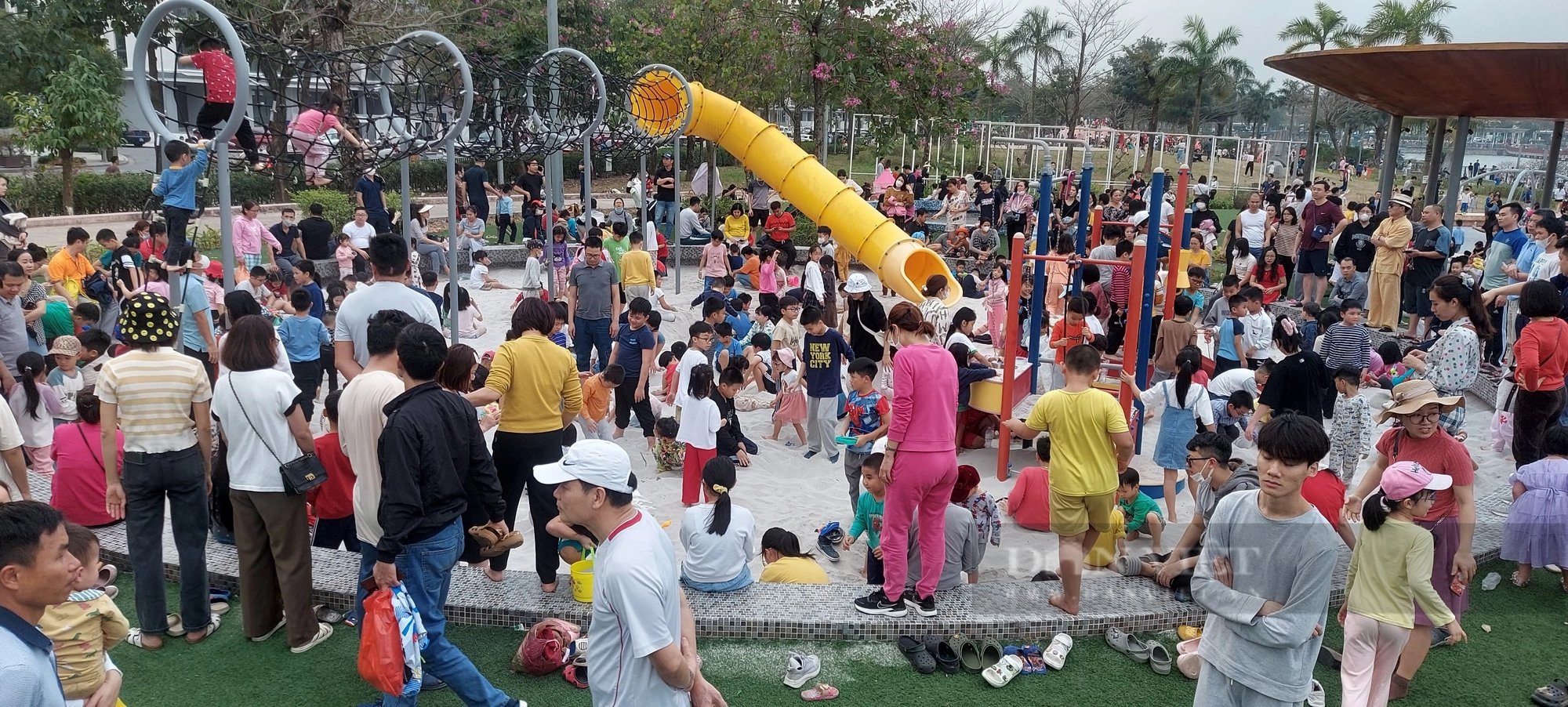 Hàng nghìn người đến Công viên Thiên văn học đầu tiên ở Đông Nam Á trong những ngày đầu mở cửa- Ảnh 2.