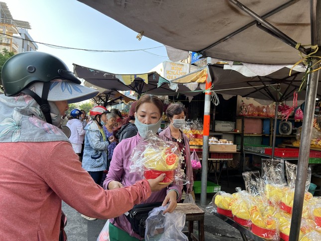 Đồ cúng đắt khách trước ngày vía Thần tài- Ảnh 4.