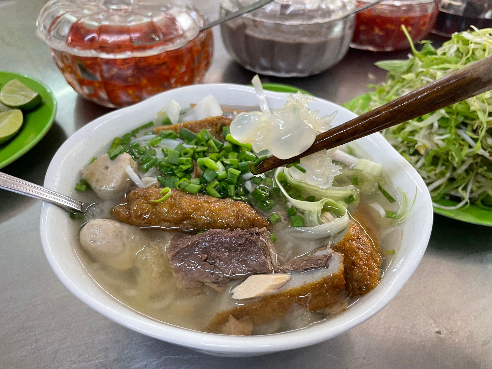 Ghiền bún cá sứa Nha Trang- Ảnh 1.