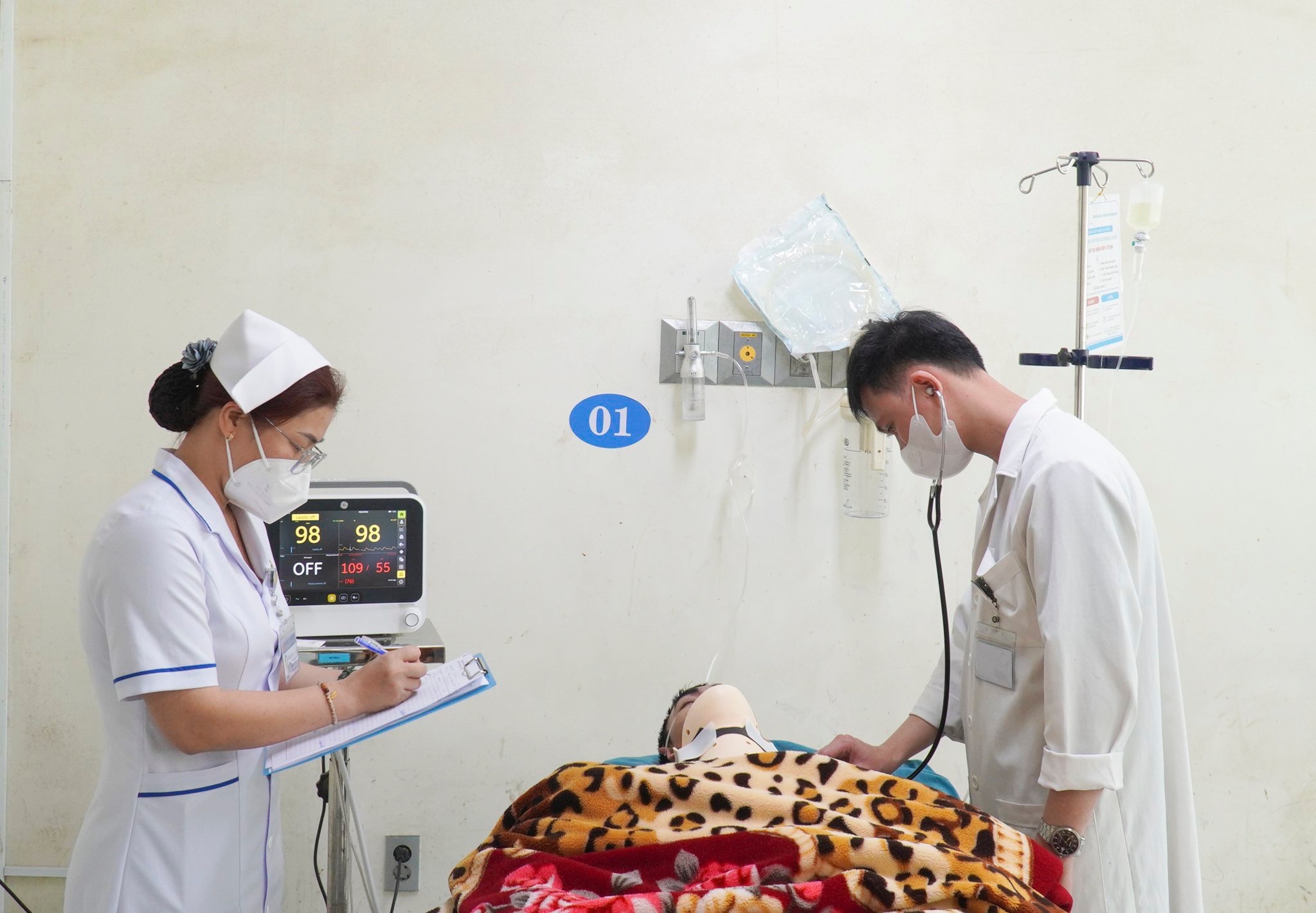 Tàu cá ở Quảng Nam bị đâm chìm, 6 ngư dân vật lộn trong trong đêm tối- Ảnh 1.
