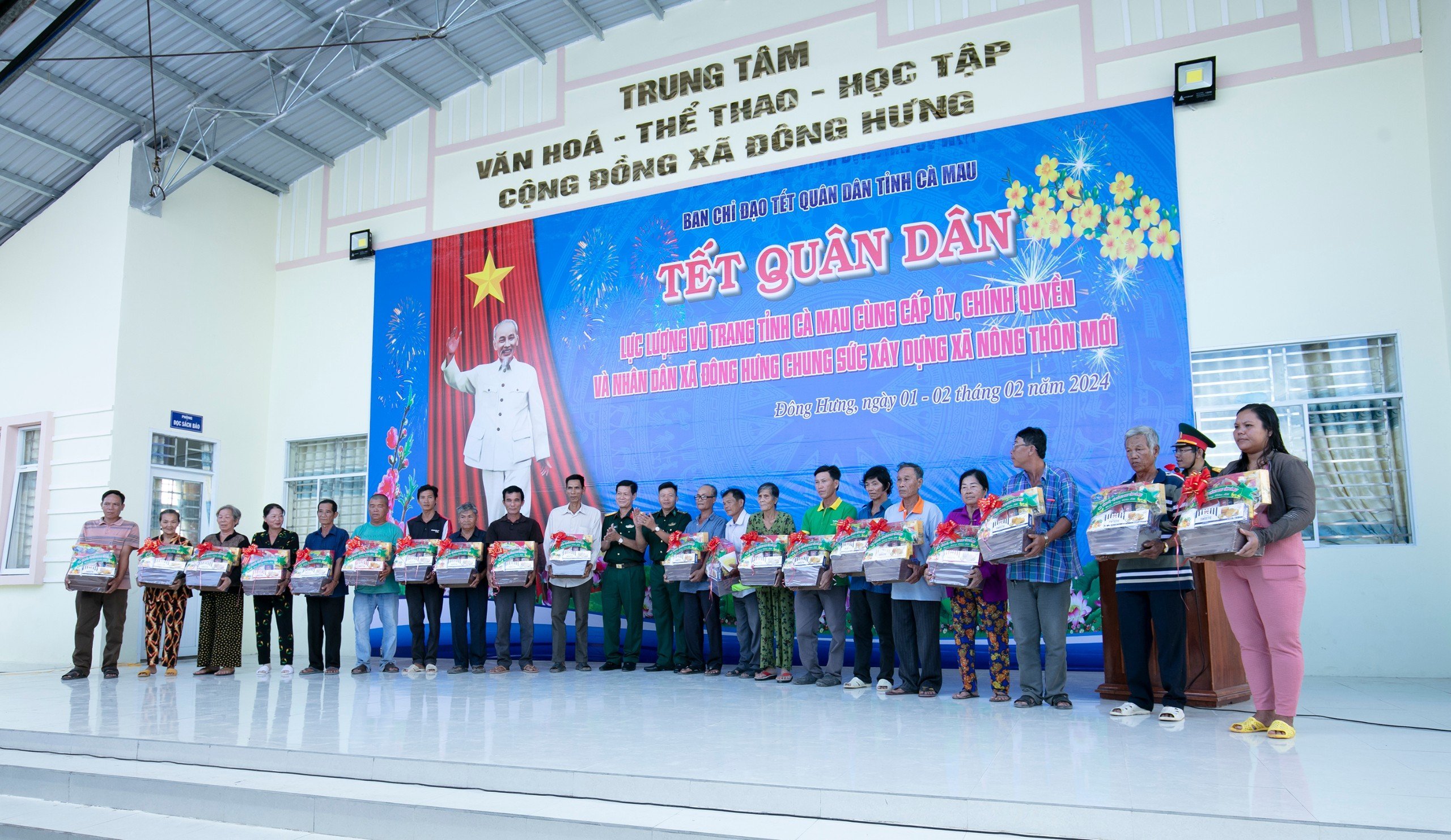 Phân bón Cà Mau mang "Tết ấm no- mùa sung túc" đến nhà nông- Ảnh 2.