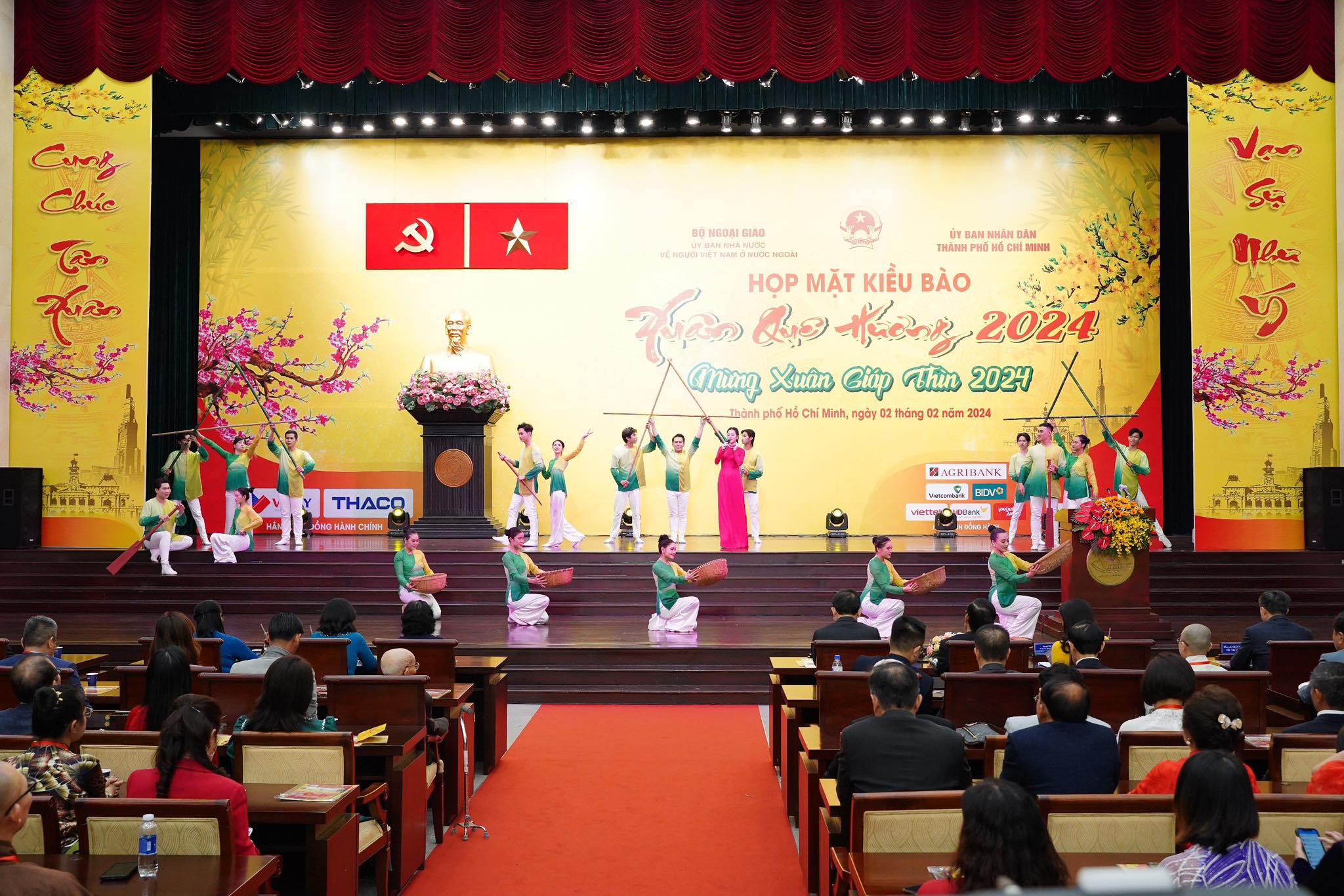 Chủ tịch UBND TP.HCM Phan Văn Mãi kỳ vọng kiều bào tiếp tục đóng góp ý kiến, nguồn lực để phát triển thành phố- Ảnh 1.