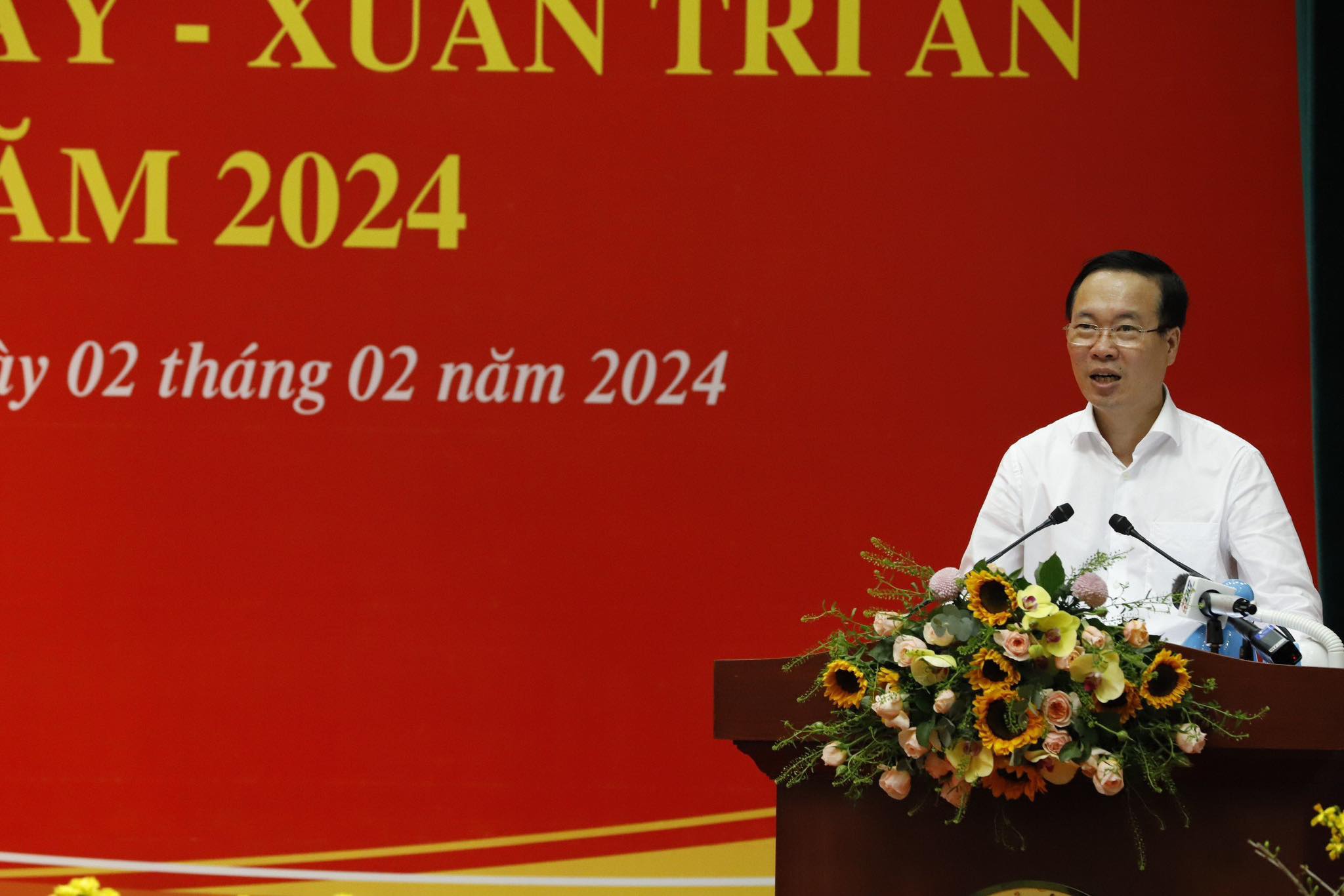 Chủ tịch nước Võ Văn Thưởng tặng 500 phần quà Tết cho công nhân, người dân khó khăn- Ảnh 1.