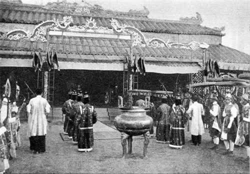 Tết Nguyên đán xưa của vua quan cung đình Huế diễn ra như thế nào?- Ảnh 2.