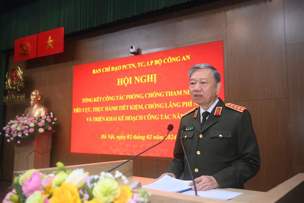 Bộ trưởng Bộ Công an: Chọn những vấn đề nổi cộm, nhạy cảm, tiềm ẩn vi phạm để tập trung đấu tranh- Ảnh 1.