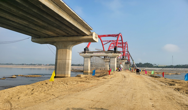 Quảng Ngãi: Bắt nhịp đầu năm Tết cổ truyền 2024 ở công trường cầu, đường nghìn tỷ - Ảnh 3. Quảng Ngãi: Bắt nhịp đầu năm Tết cổ truyền 2024 ở công trường cầu, đường nghìn tỷ - Ảnh 3.