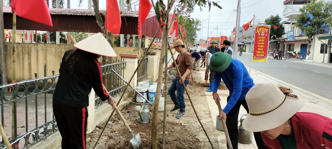 Hội Nông dân Hải Phòng tổ chức trồng 100 cây xà cừ hưởng ứng Tết trồng cây năm 2024- Ảnh 2.