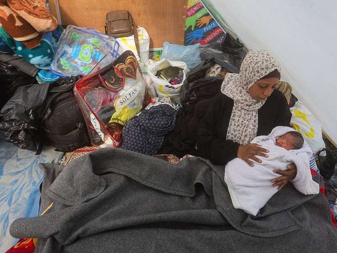 Thợ may thời chiến làm tã lót, thứ không thể tìm thấy ở dải Gaza- Ảnh 13.