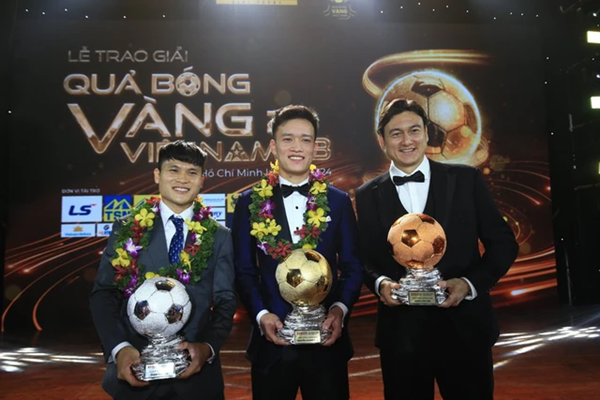 "Thật khó hiểu khi danh hiệu Quả bóng vàng thuộc về Hoàng Đức"- Ảnh 1.