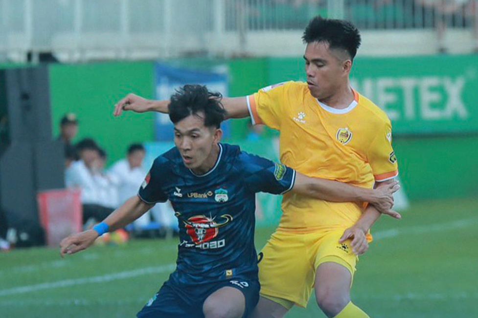 Bầu Đức dự khán, HAGL dậm chân ở bét BXH- Ảnh 1.