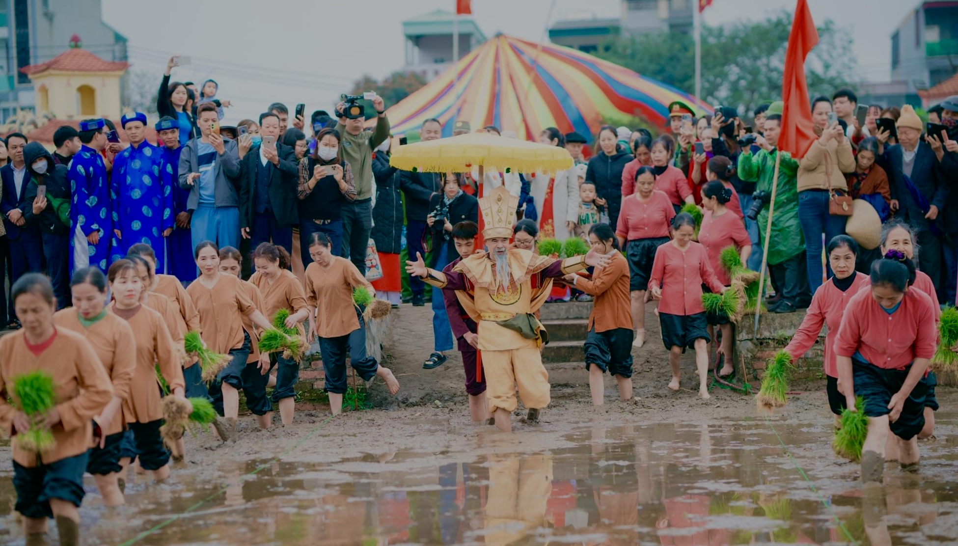 "Vua Hùng đi cấy" ở thành phố ngã ba sông Việt Trì- Ảnh 8.
