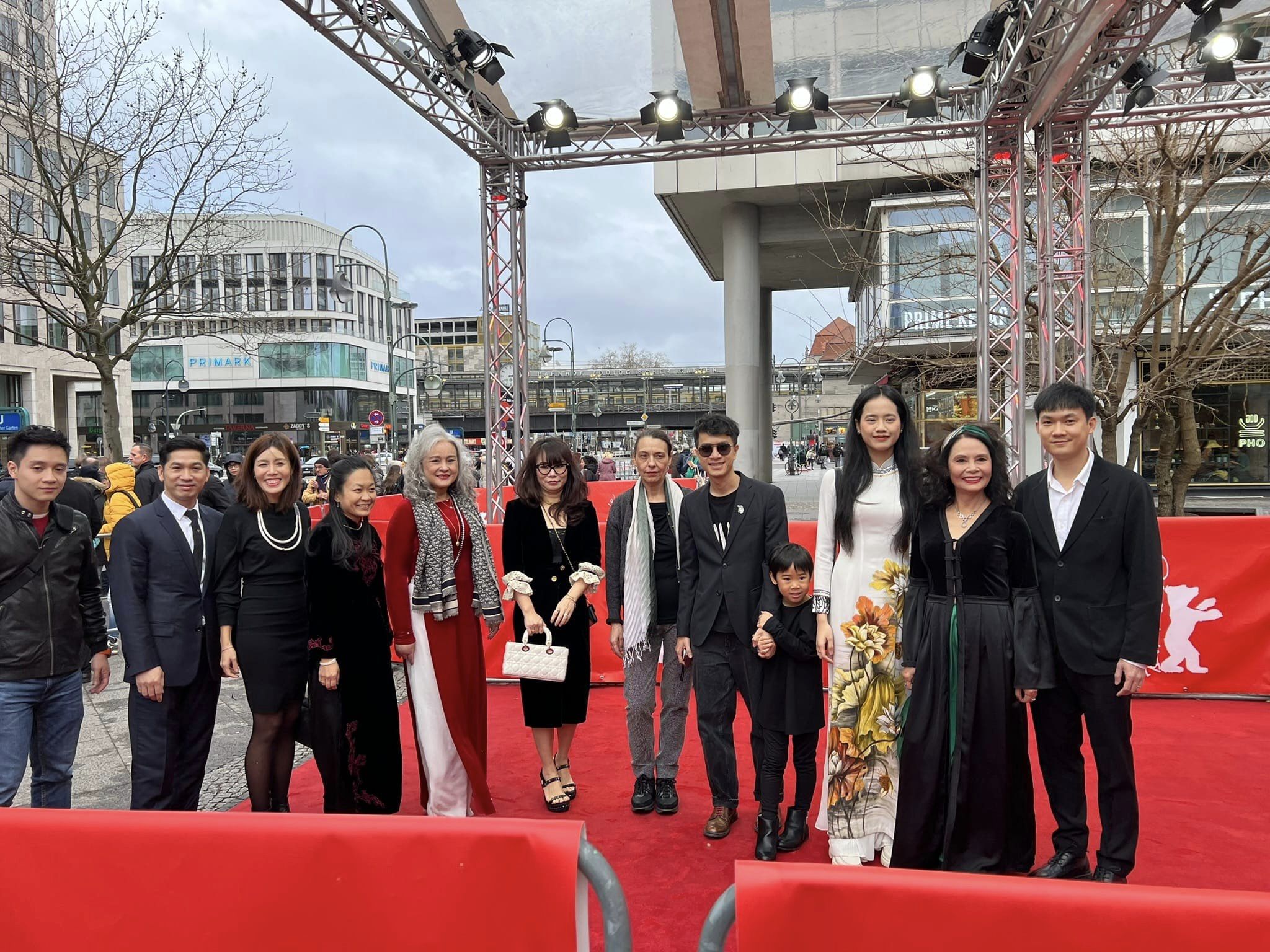 "Cu li không bao giờ khóc" đoạt giải "Phim đầu tay xuất sắc" với giá trị giải thưởng 50.000 Euro - Ảnh 5.