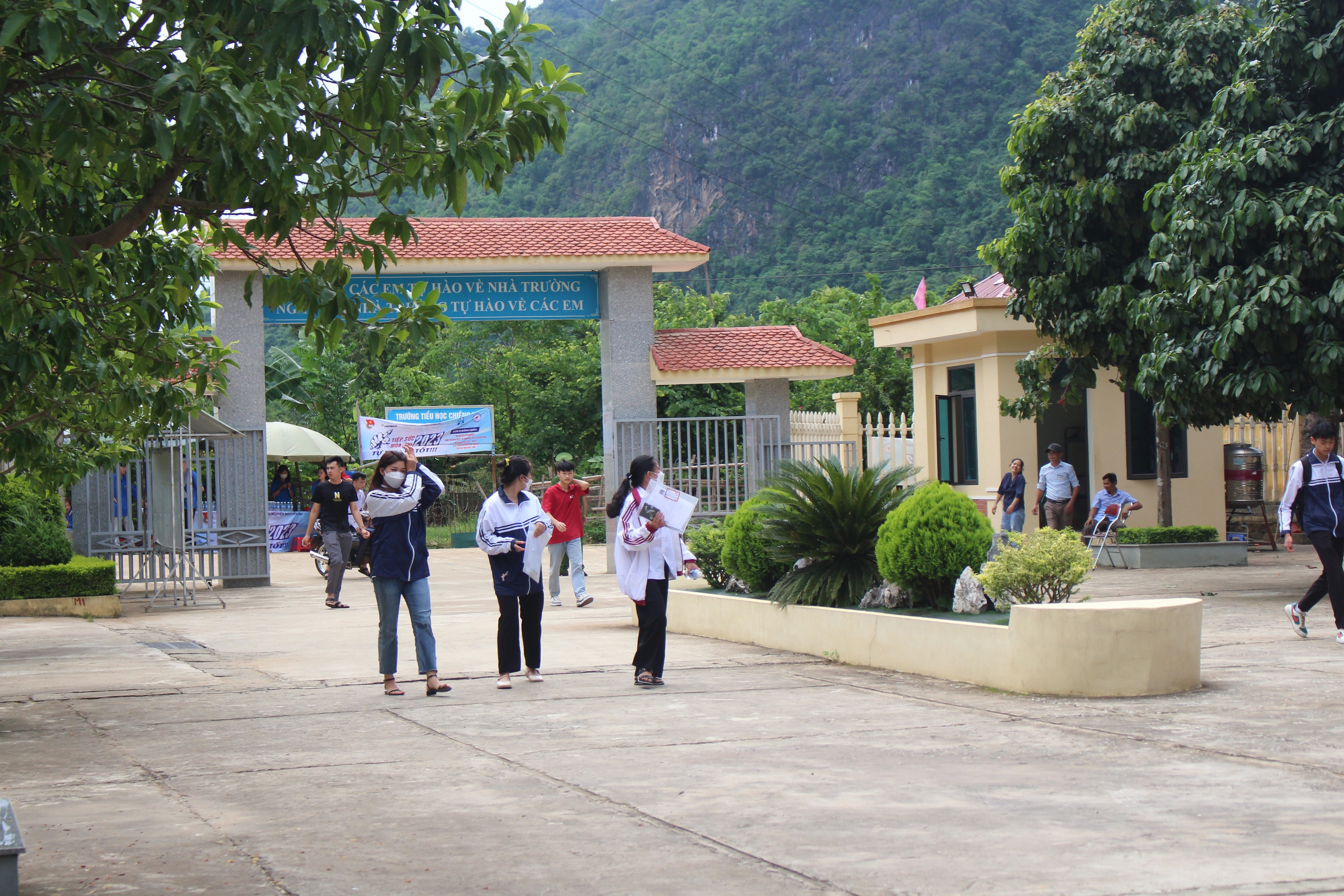 Sơn La: Hàng nghìn thí sinh tham dự Kỳ thi chọn học sinh giỏi THPT- Ảnh 1.